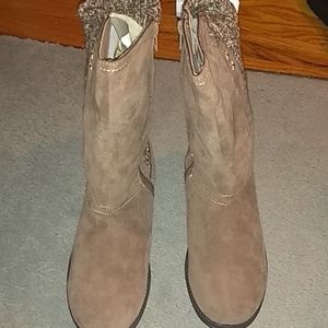 NWT! Muk Luks Winter boots